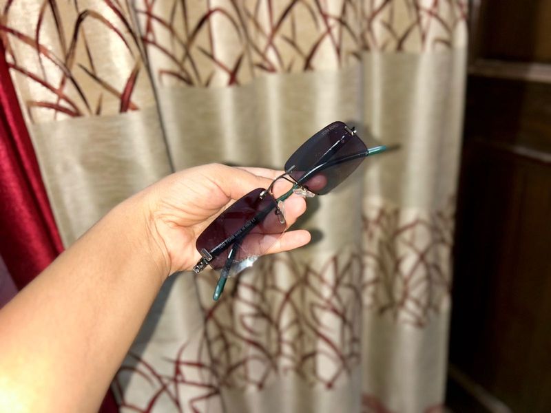 Unisex Stylish Black Gradient Rimless Sunglasses /