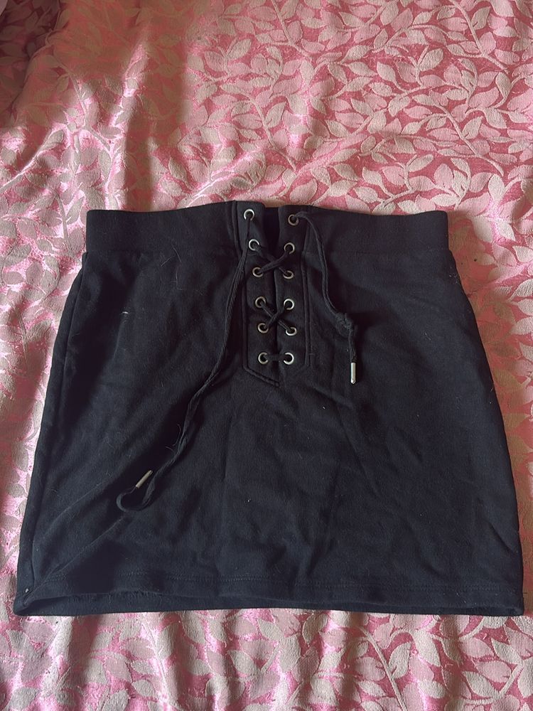 Forever 21 black skirt