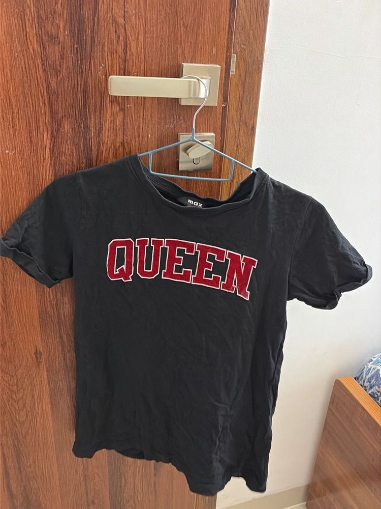 Black 'Queen' Graphic T-Shirt