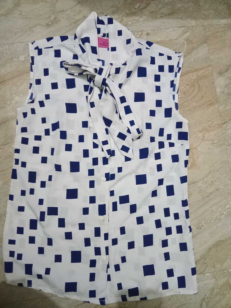 Chic Square Print Top