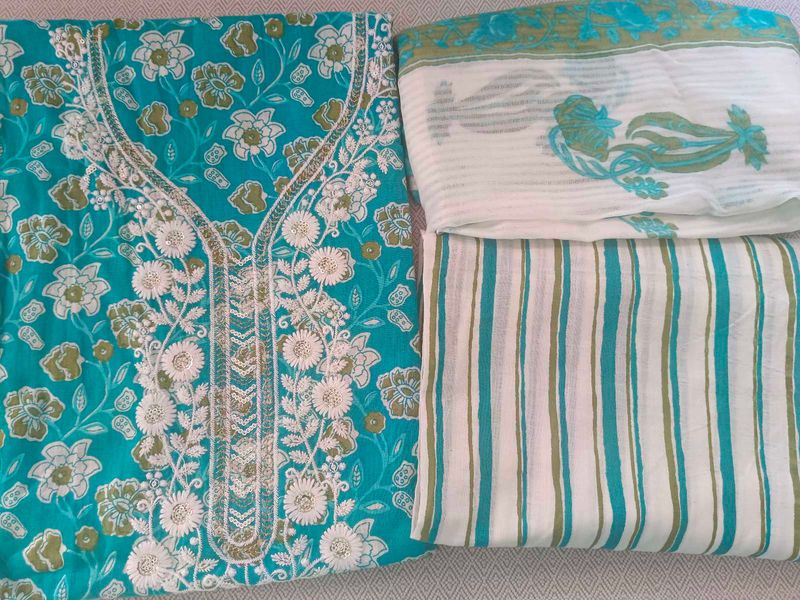 Turquoise Kurta Set with Intricate Embroidery