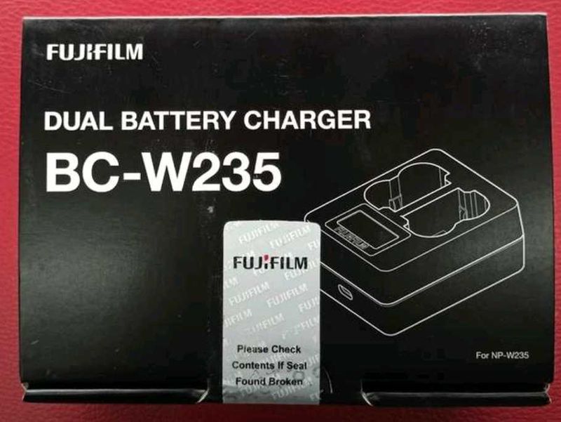Fujifilm BC-W235 Dual Battery Charger