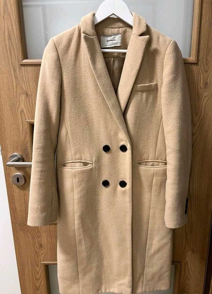 Elegant Stradivarius Beige Coat