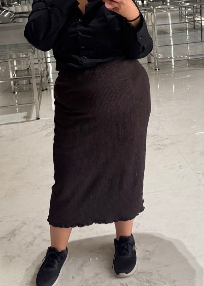 Ribbed very stretchable Midi Skirt