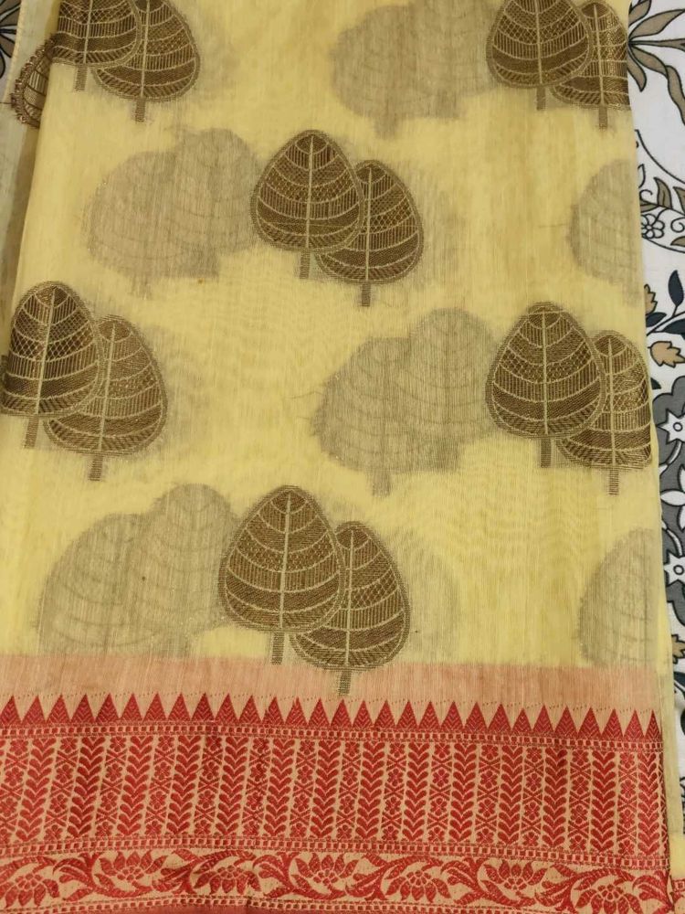 Elegant Yellow Saree with Leaf Print