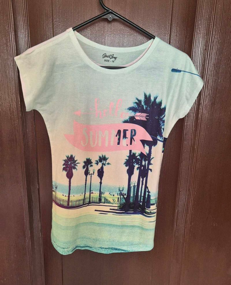 Summer Beach Graphic T-Shirt