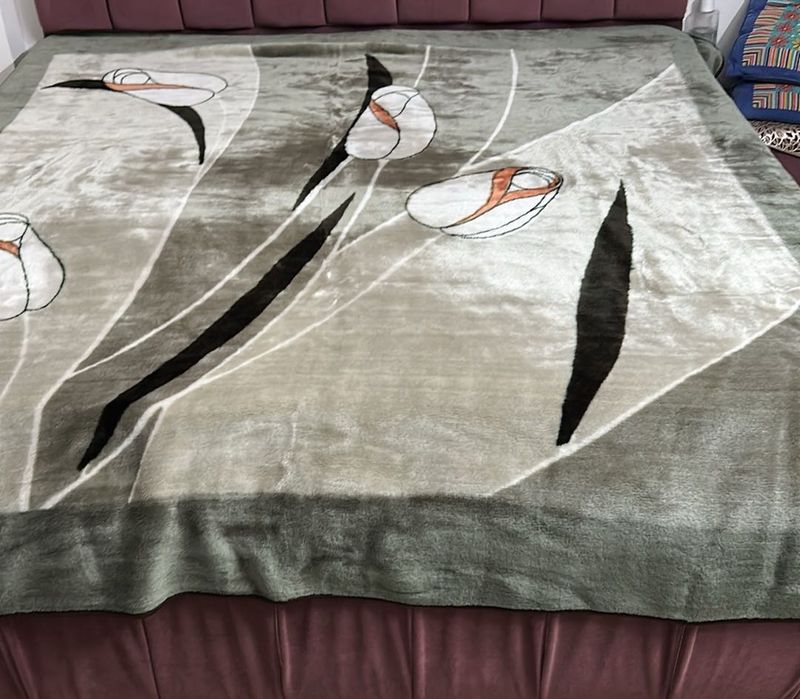 Elegant Floral Blanket