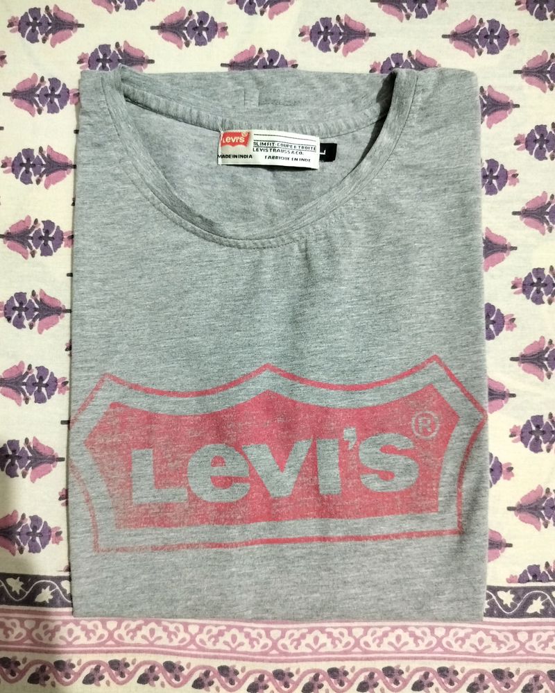 Levi's Tshirt