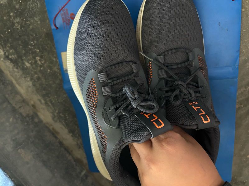 Men's Black &amp; Orange Sports Shoes