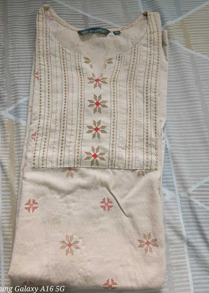 Elegant Cream Kurta with Ethnic Embroidery