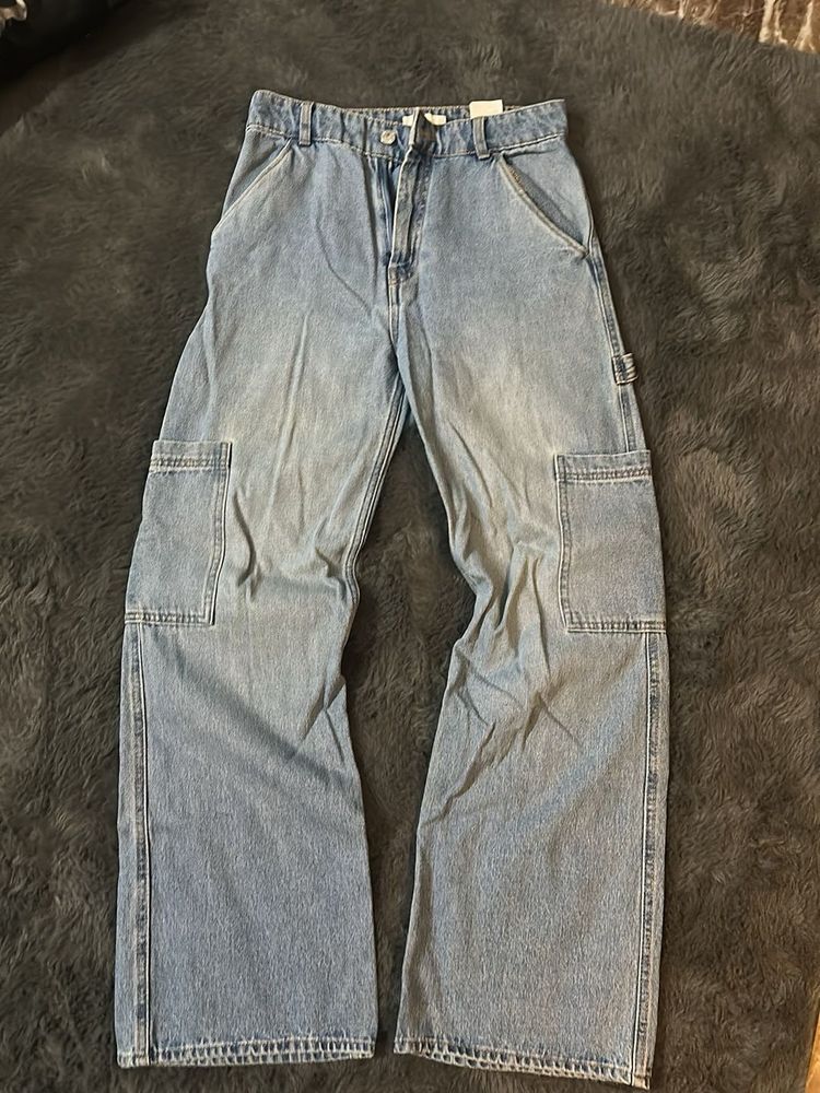 Light Wash straight leg Jeans