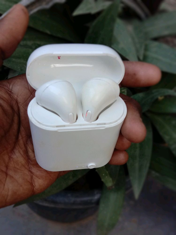 i7 TWS earbuds