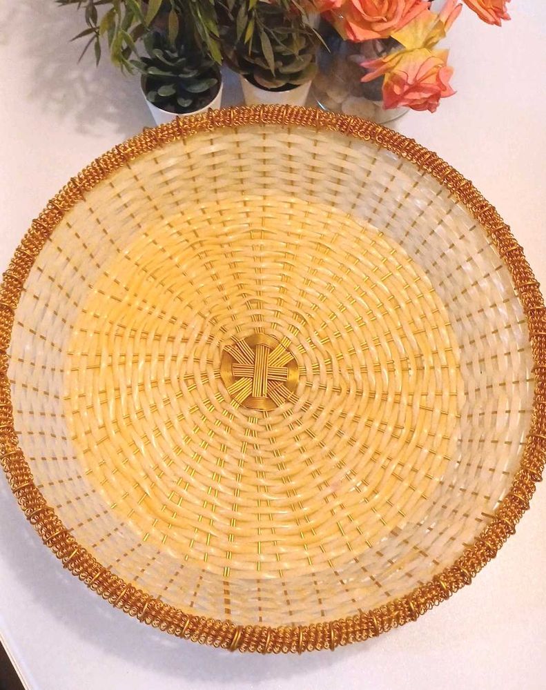 New Round Wire Basket With Gold Edge