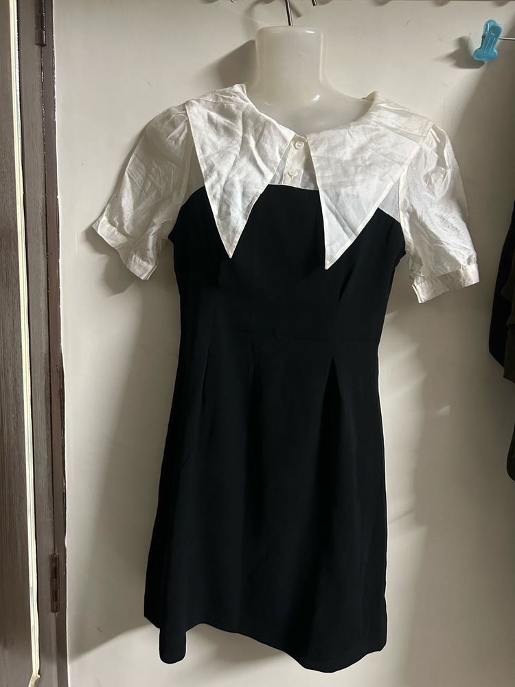 Chic Black &amp; White Collared Dress