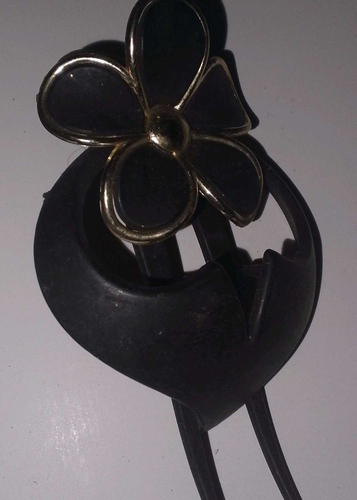 black hair clip