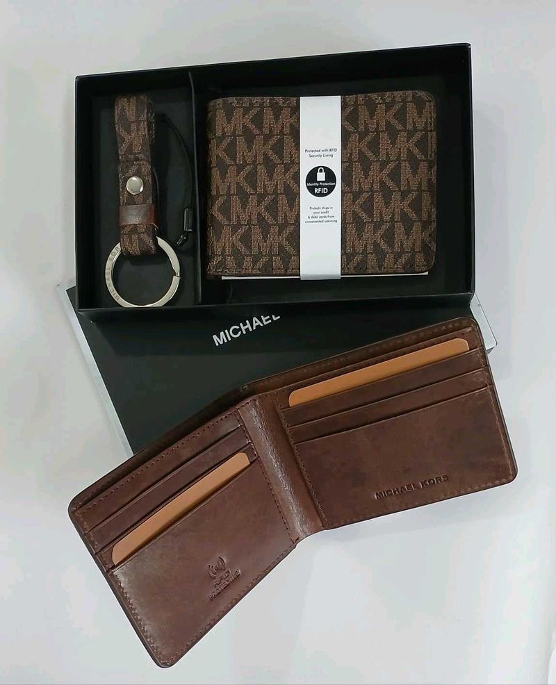 Michael Kors Wallet &amp; Keychain Set