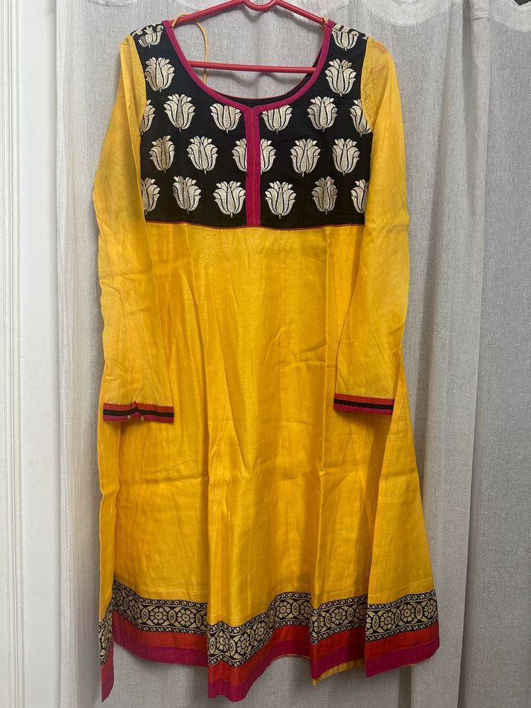 Beautiful Chanderi Silk Anarkali Kurti With Dupatt