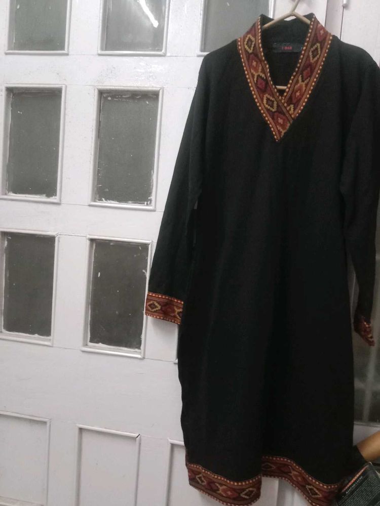 Elegant Black Woollen Kullu Embroidered Kurta