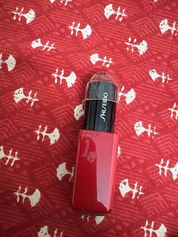 Shiseido Lipstick - Vibrant Red
