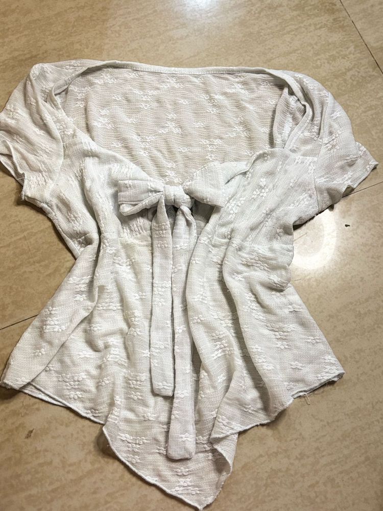 Chic White Tie-Front Cropped Top