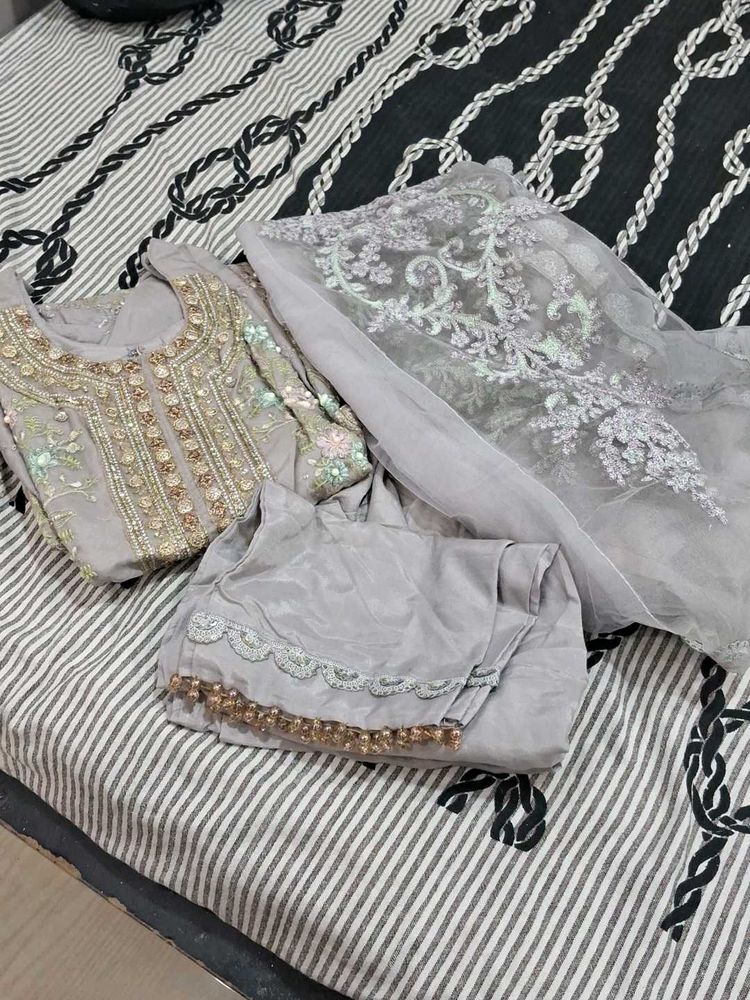 Pakistani Suit