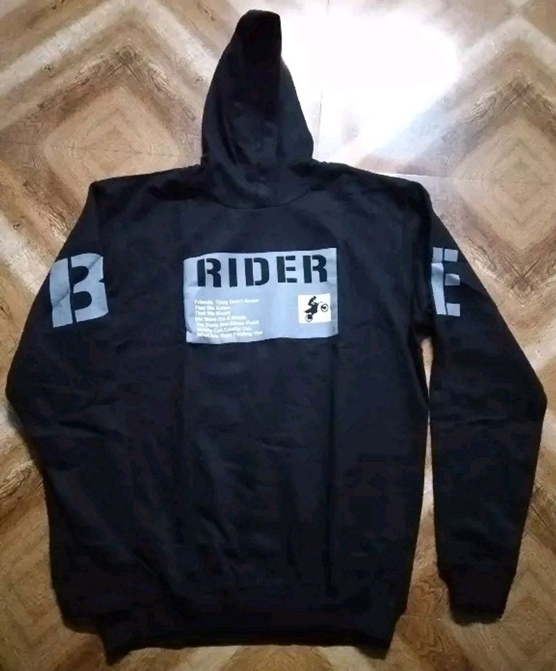 Hoodie Wala Sweatshirt For Men.