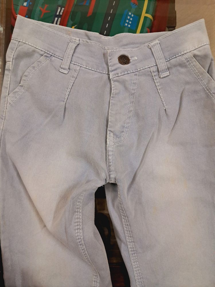 LIGHT BLUE cotton JEANS.