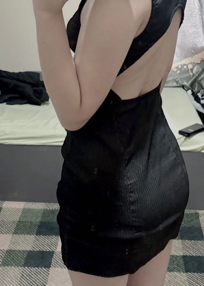 Chic Sleeveless Black Button-Up Dress