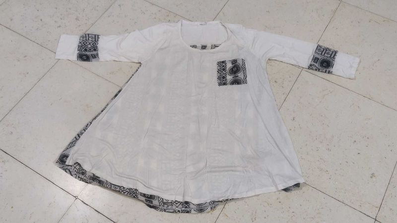 White tshirt for women