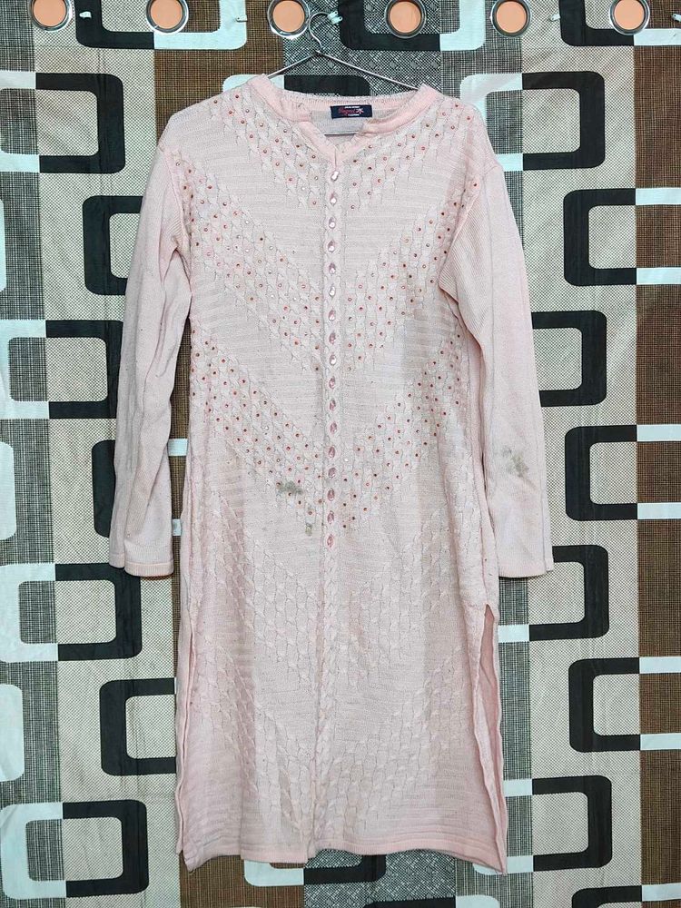 Elegant Pink Embroidered Kurta