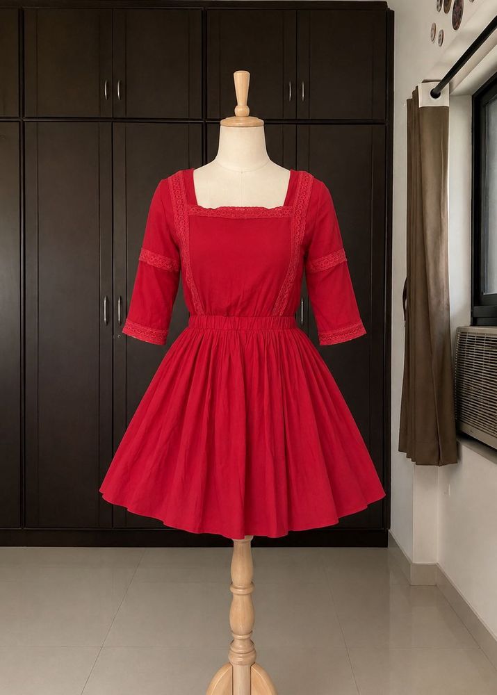 Chic Red Square Neck Dress with Lace Trim