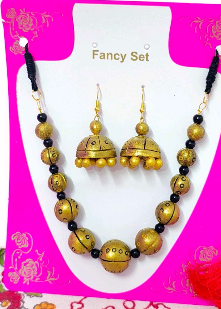 Elegant Gold &amp; Black Beaded Necklace Set