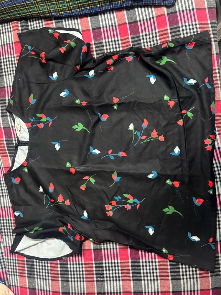 Chic Black Floral Print Top