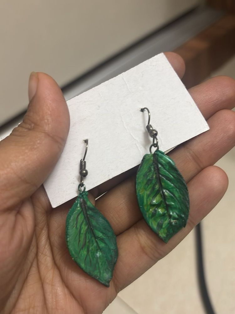 Leaf Design Dangle Earrings