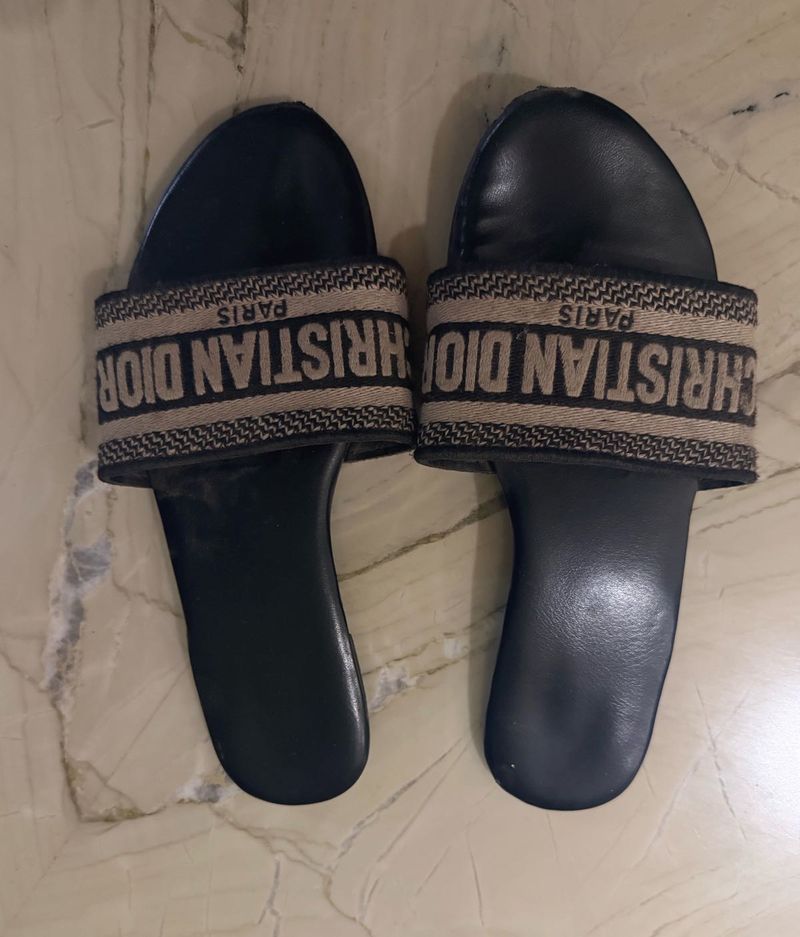 CHRISTIAN DIOR flats