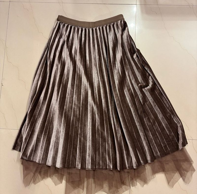 Elegant Pleated Velvet Skirt