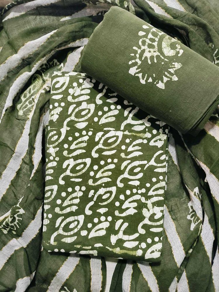 Stylish Green Batik Print suit