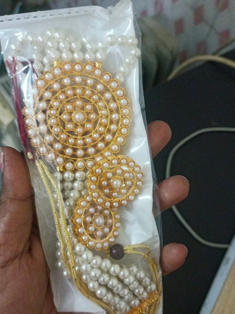 CLEARANCE SALE White Pearl Maharani Choker