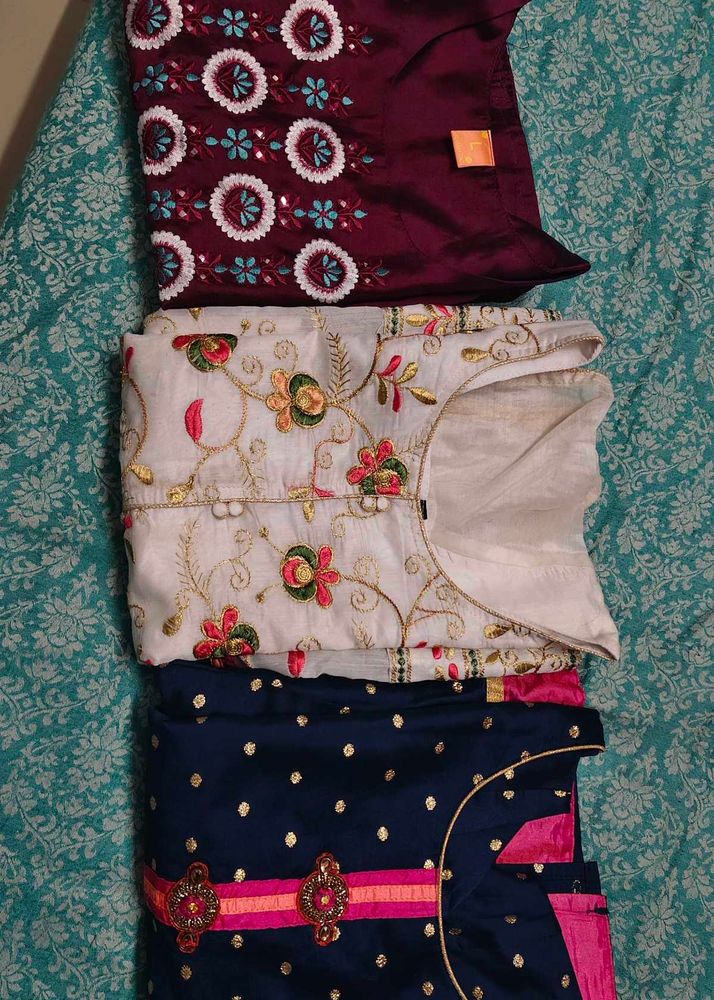 3 Embroidered Kurta Set💗