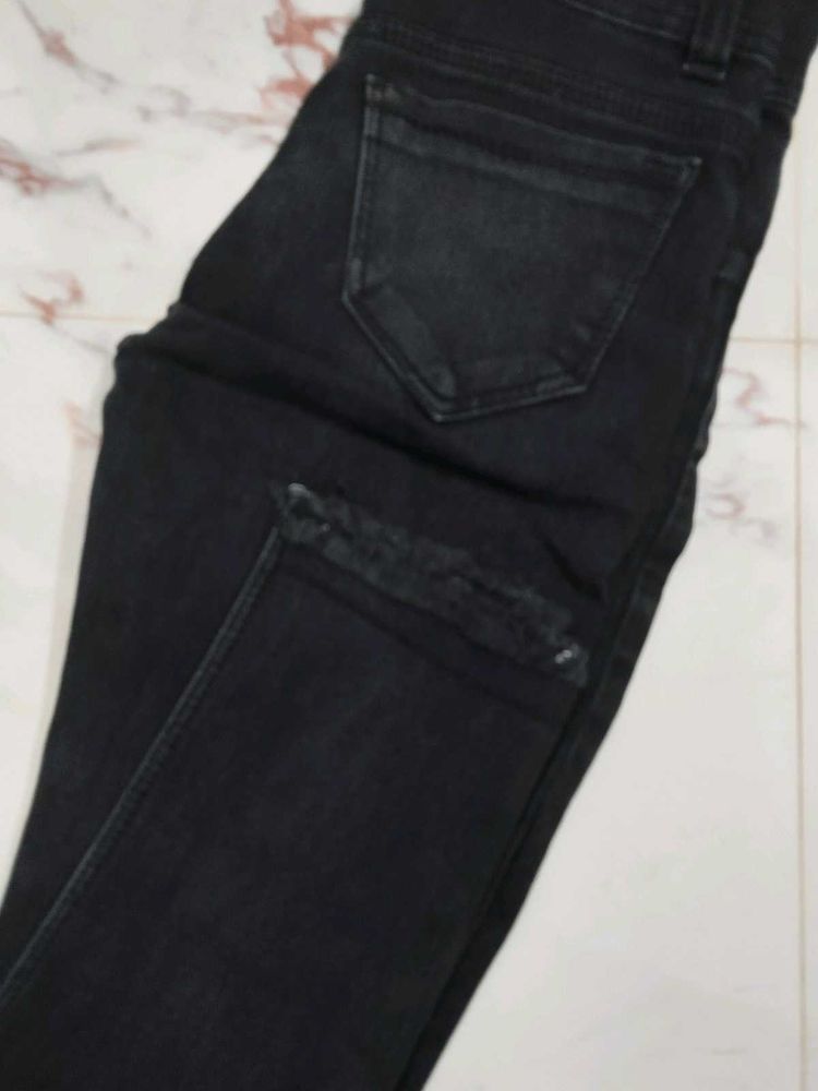 Black Distressed Jeans