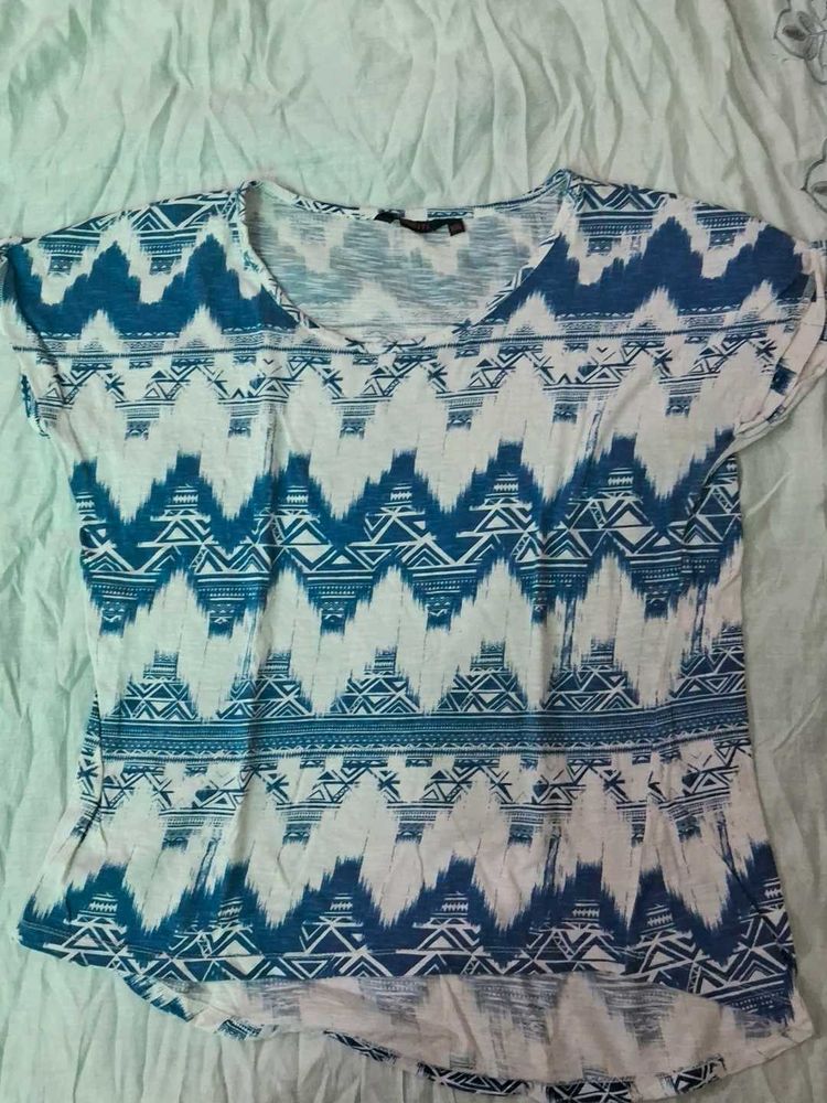 Blue &amp; White Patterned T-Shirt