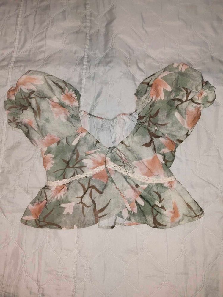 Floral Print Puff Sleeve Top
