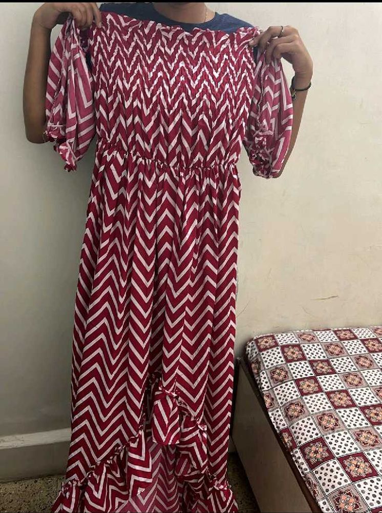 🥳Chic Chevron Maxi Dress...