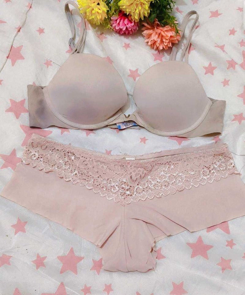 Lace Trimmed Lingerie Set