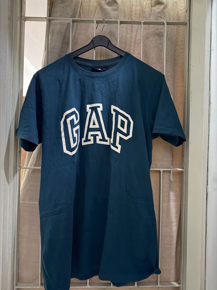 GAP Graphic T-Shirt