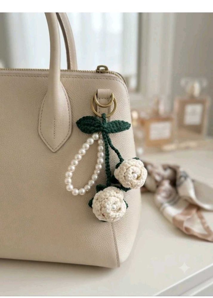 woolen rose keychain with beeds