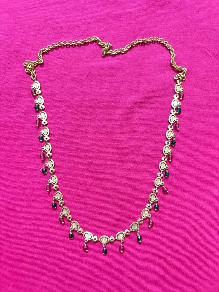 Lightweight gold and crystals Necklace.