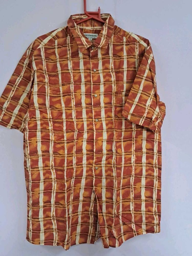 Men's Short Sleeve Plaid Button-Up Shirt