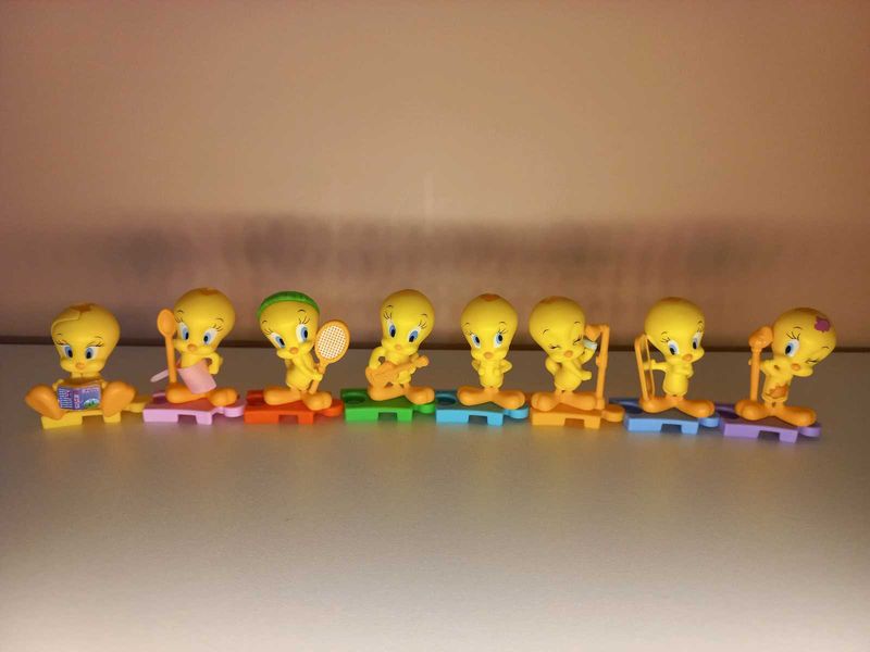 Tweety Bird Figurines Set Kinder Joy Toy