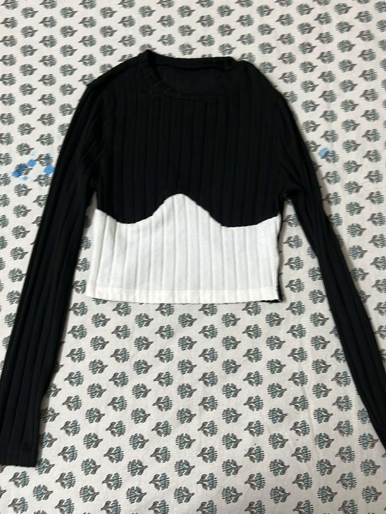 Black &amp; White Ribbed Long Sleeve crop top
